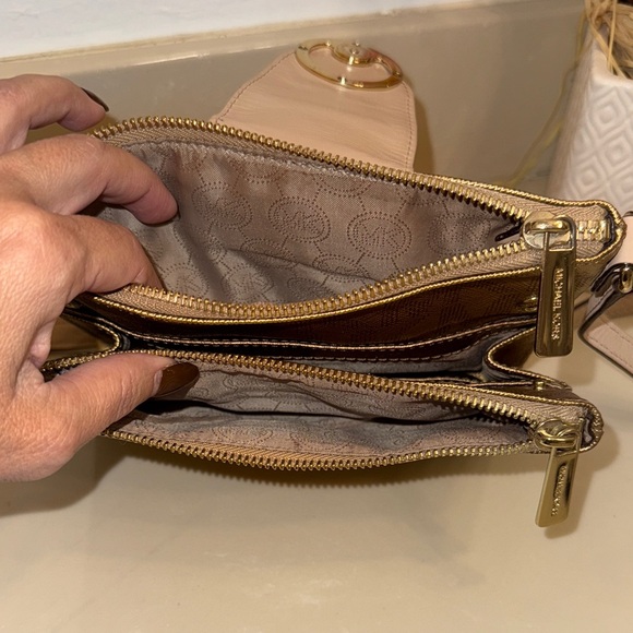 Michael Kors Gold and Tan Crossbody Bag - Picture 4 of 9